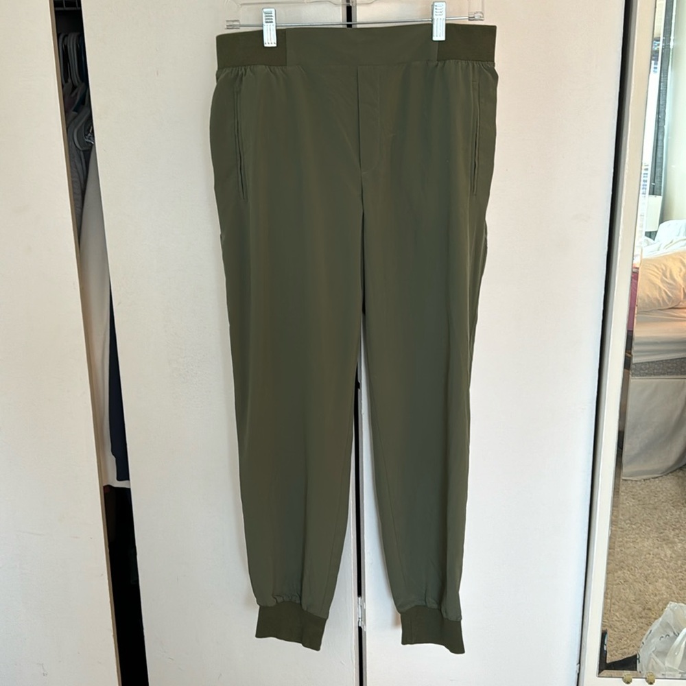 Banana Republic size M olive green pants with elastic waist